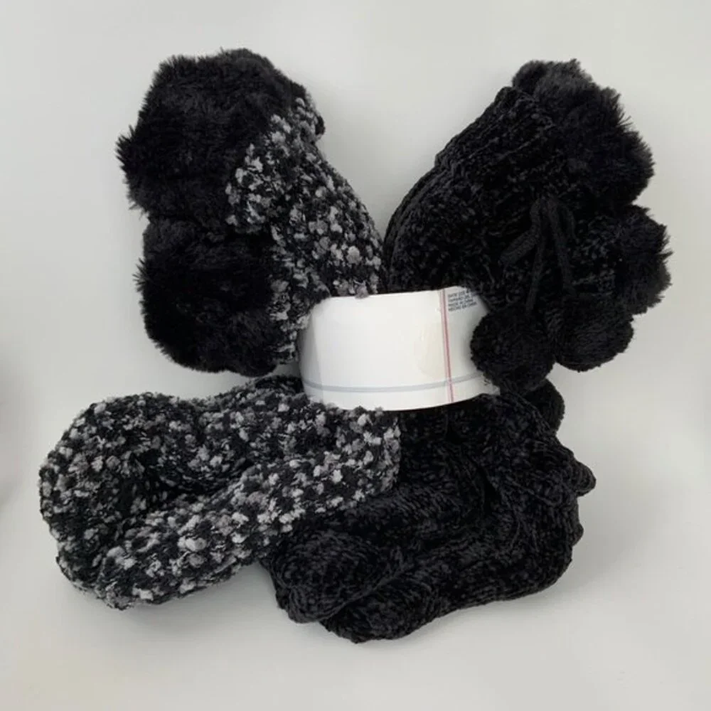 Jane and Bleecker Socks Women Size 4-10 Black Pom Pom Slipper Socks 2 pk